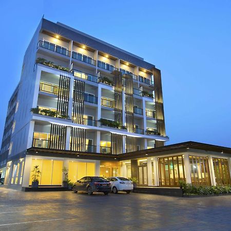 V Hotel Ubon Ratchathani Exteriör bild