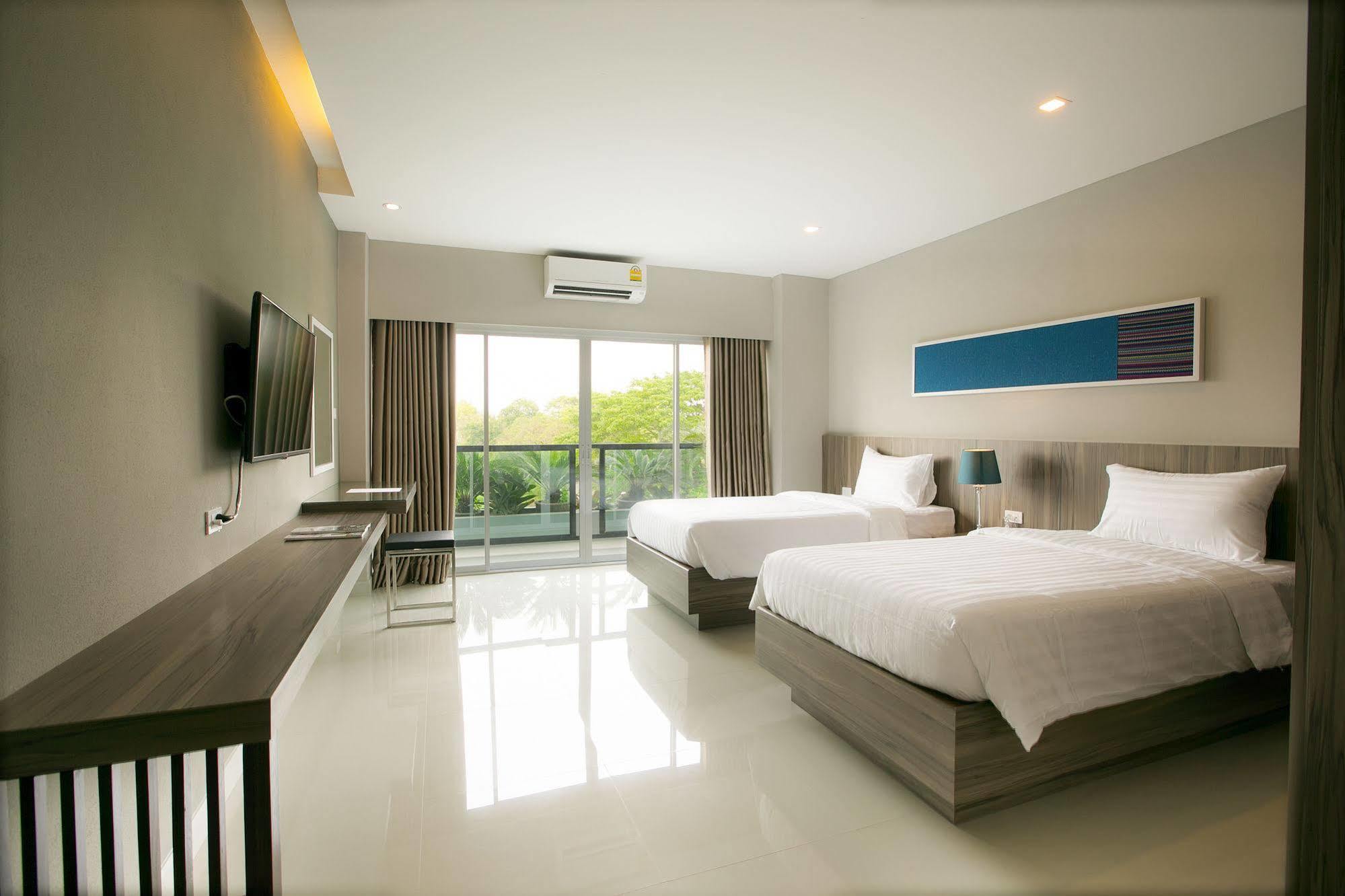 V Hotel Ubon Ratchathani Exteriör bild