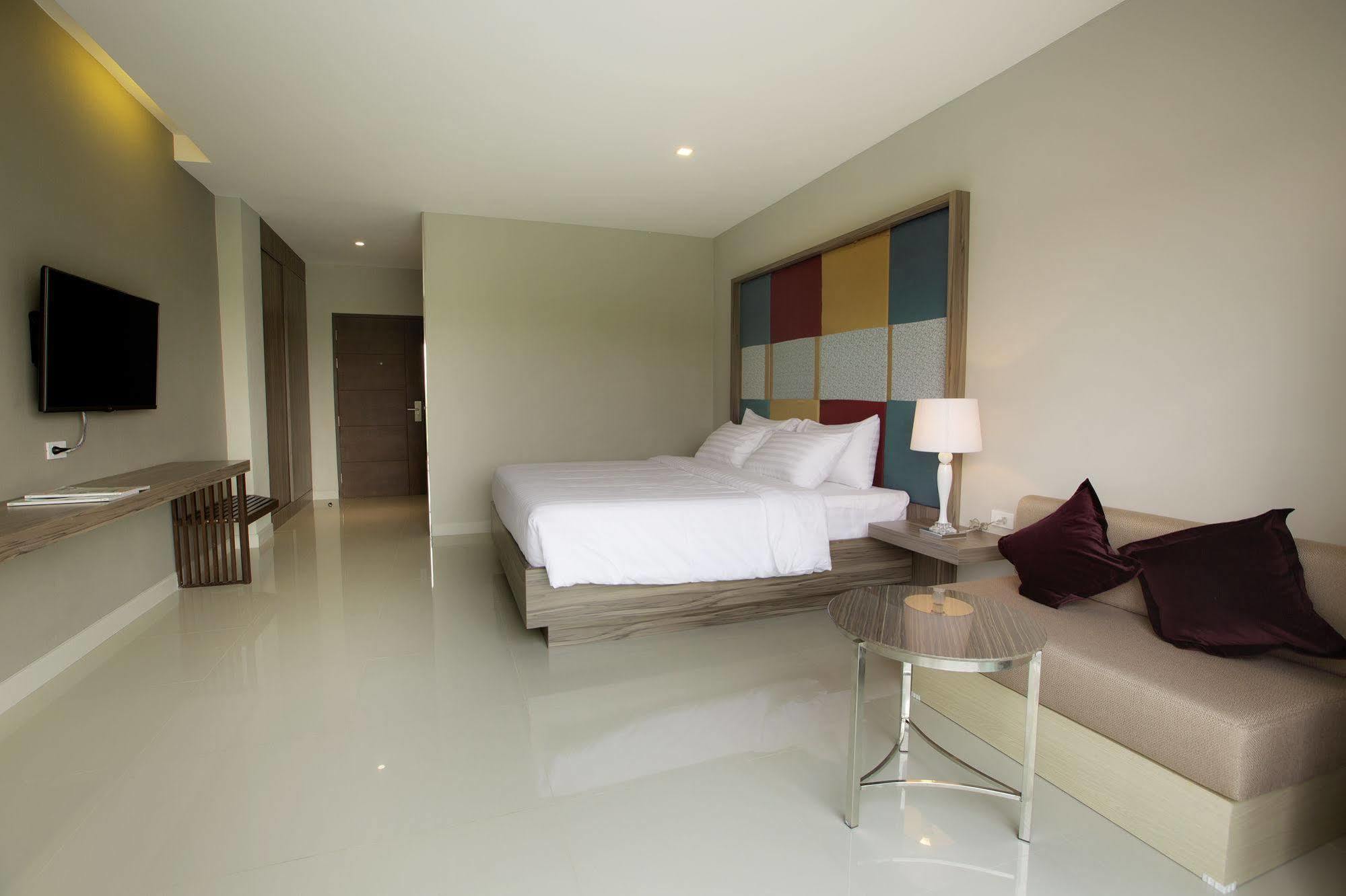 V Hotel Ubon Ratchathani Exteriör bild