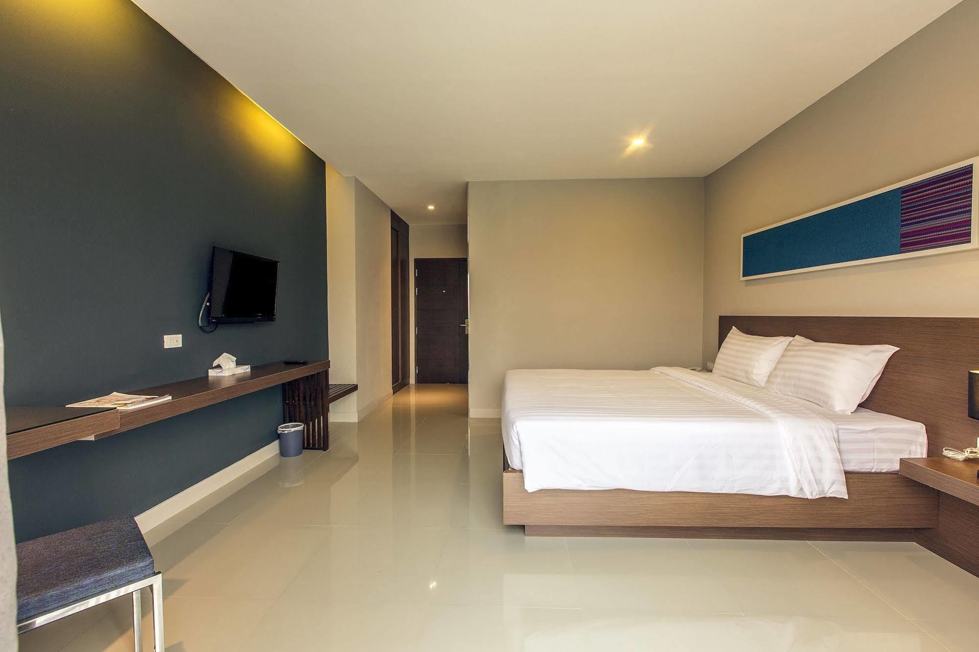 V Hotel Ubon Ratchathani Exteriör bild