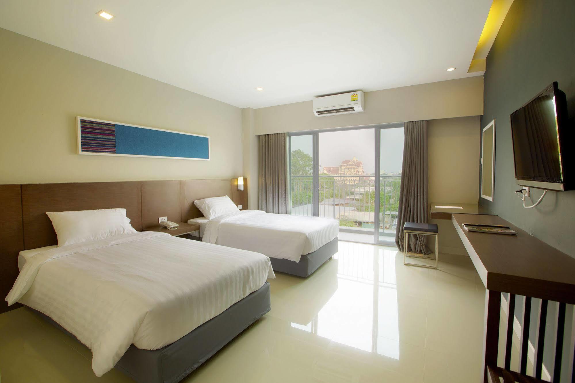 V Hotel Ubon Ratchathani Exteriör bild