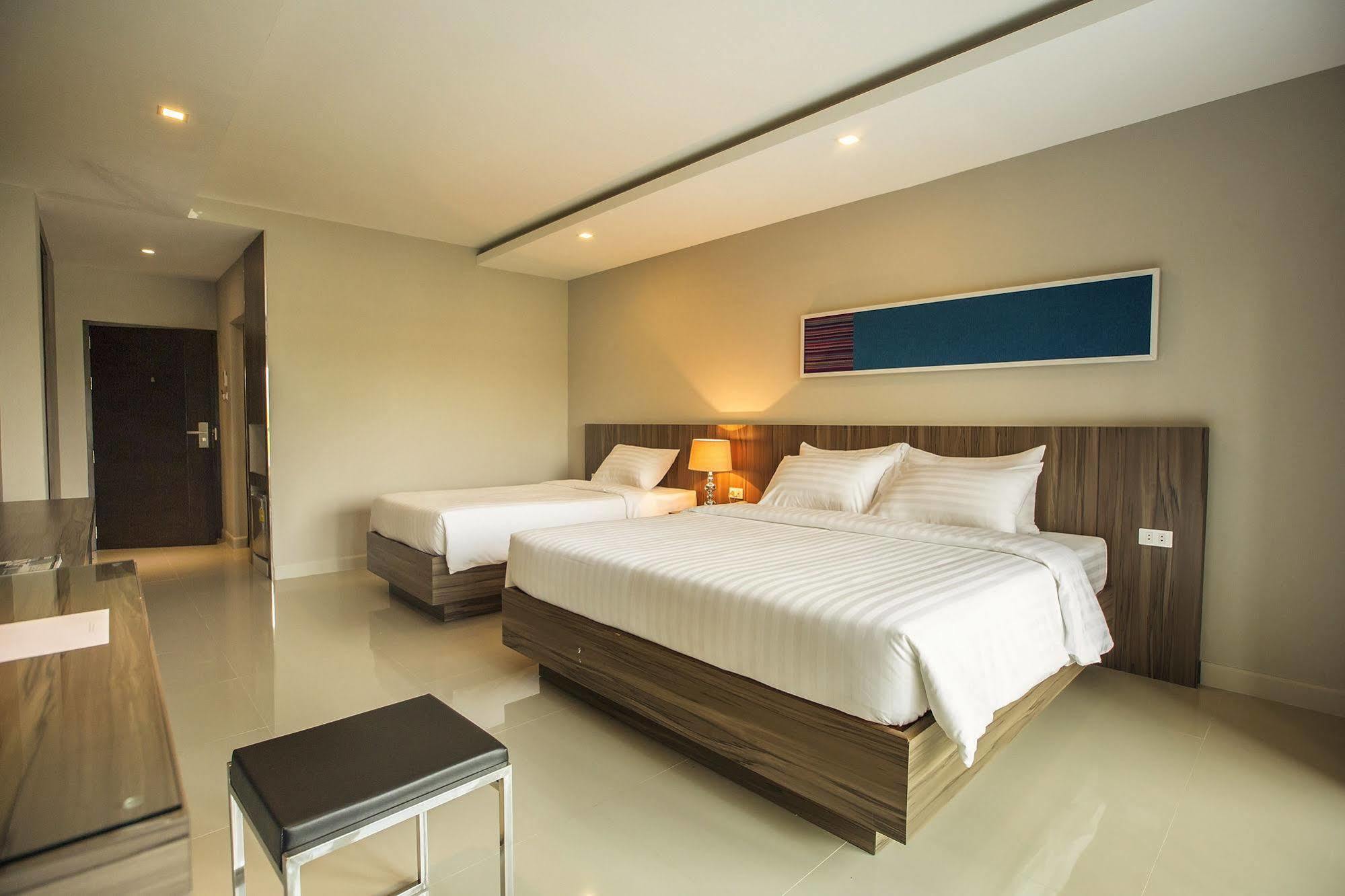 V Hotel Ubon Ratchathani Exteriör bild