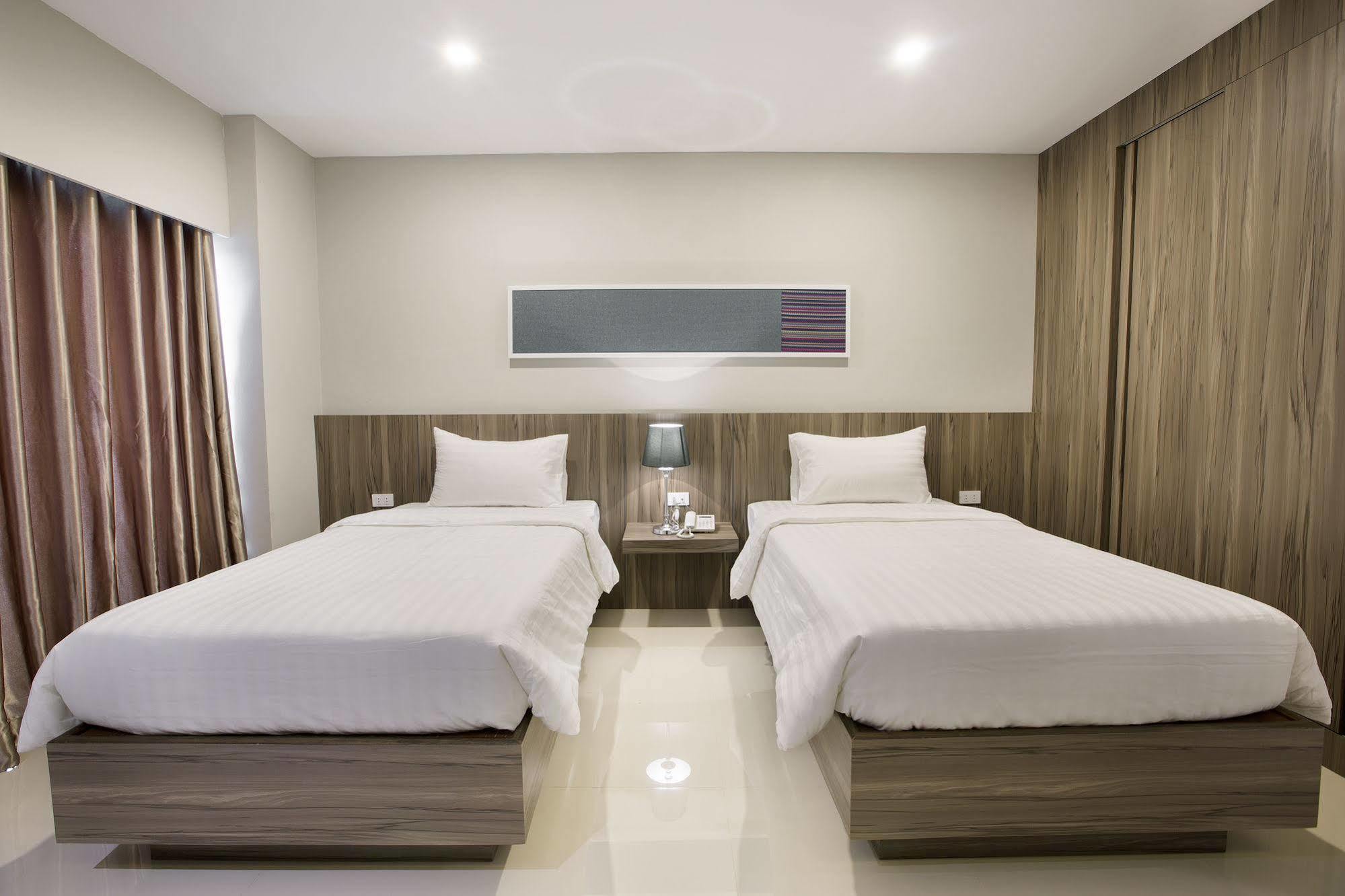 V Hotel Ubon Ratchathani Exteriör bild