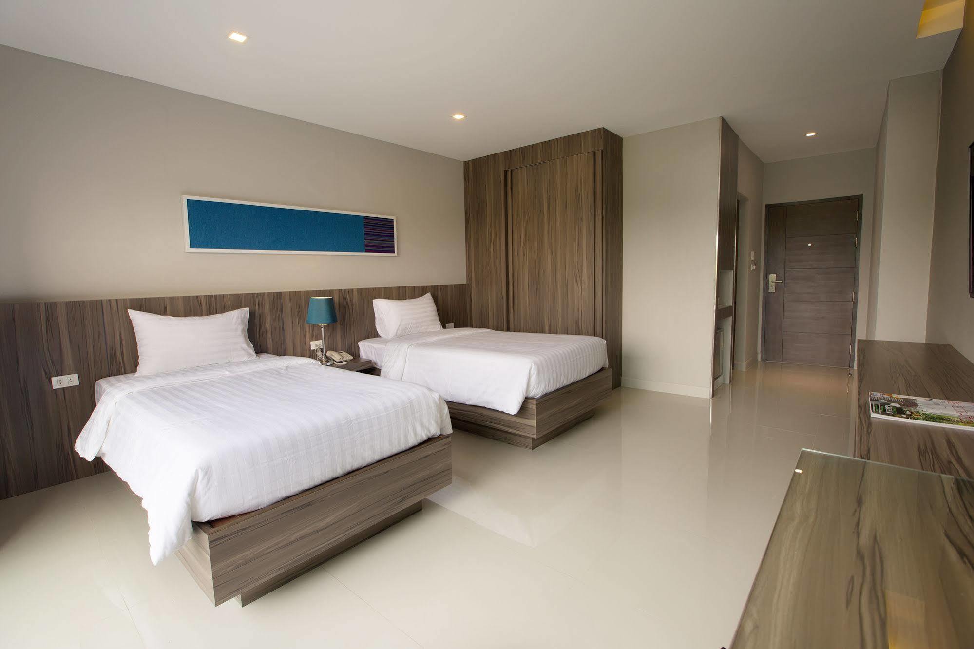 V Hotel Ubon Ratchathani Exteriör bild