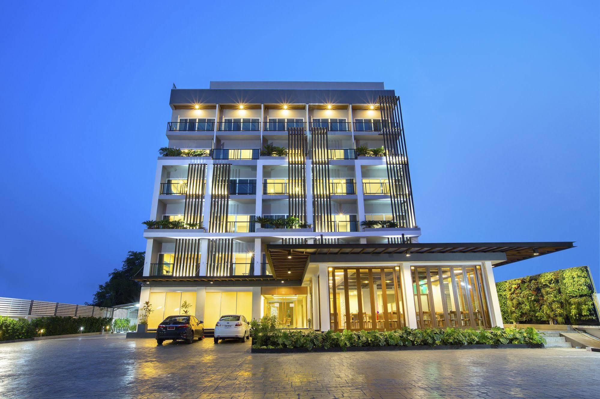 V Hotel Ubon Ratchathani Exteriör bild